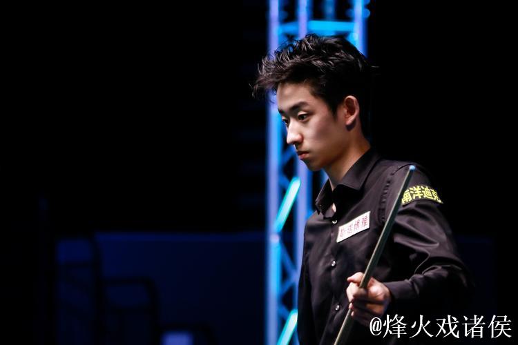 吴宜泽6-0完胜霍金斯 强势挺进斯诺克国锦赛四强