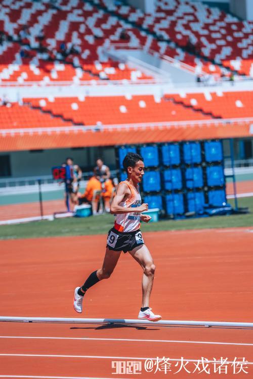 全运会男子5000米决赛：辽宁于水庆夺冠