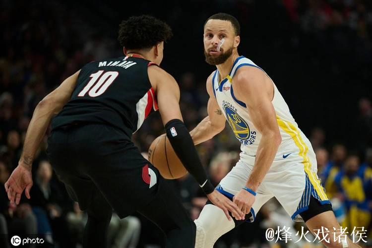 库里三节接近三双新援贡献22分 勇士大胜开拓者35分 库里三节接近三双新援贡献22分 勇士大胜开拓者35分